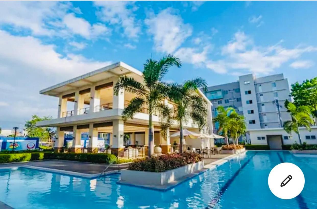 8 Spatial Condominium Davao City Exteriér fotografie