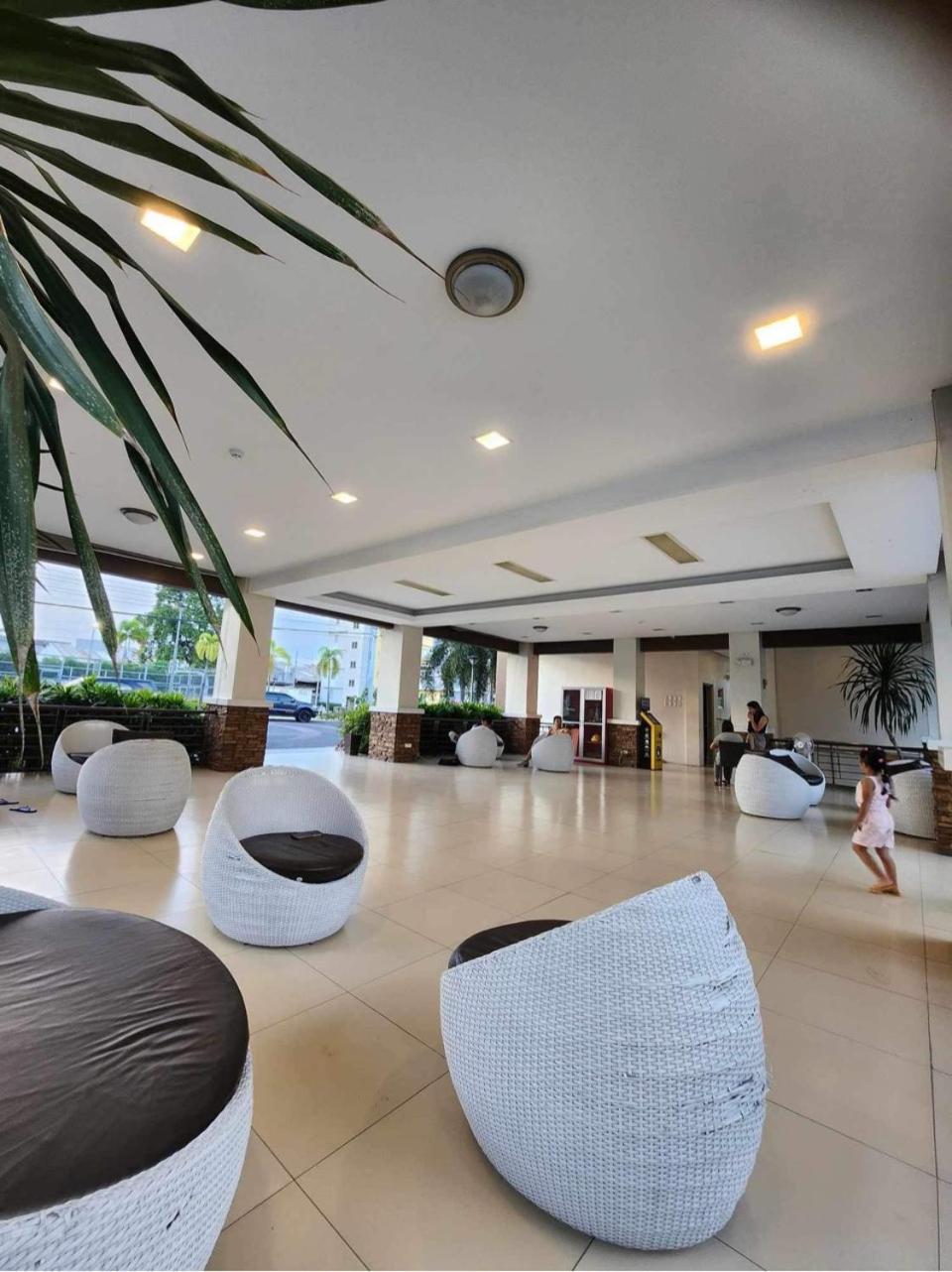 8 Spatial Condominium Davao City Exteriér fotografie